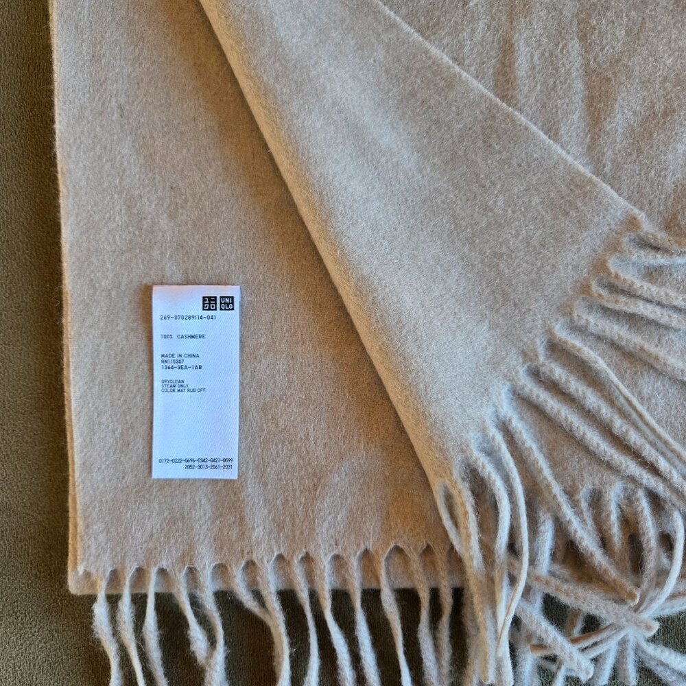 NWOT Uniqlo Woven Cashmere Scarf